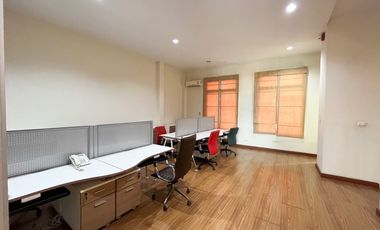 À vendre 3 chambres bureau à Bang Na, Bangkok