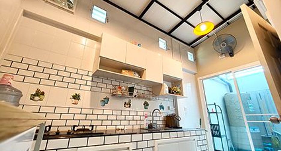 For sale 4 bedrooms townhouse in Khlong Sam Wa, Bangkok