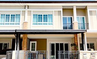 For sale 4 bedrooms townhouse in Khlong Sam Wa, Bangkok