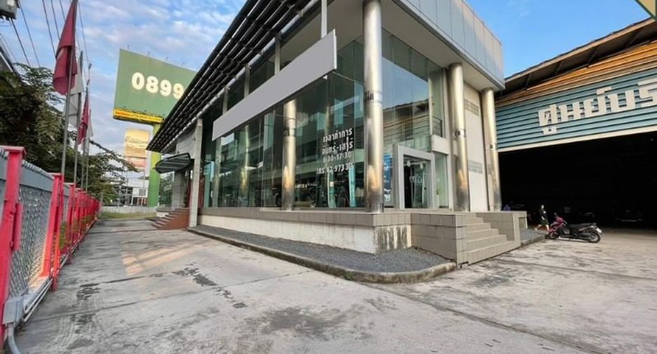 For rent 10 bed retail Space in Lak Si, Bangkok