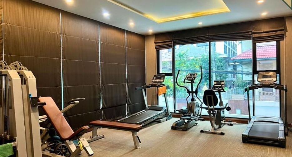 For sale 2 bedrooms condo in Phaya Thai, Bangkok
