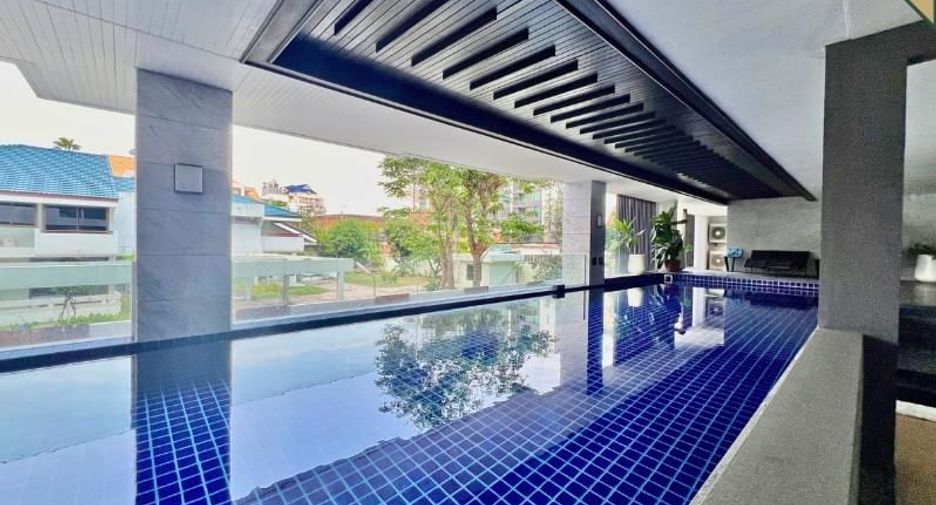 For sale 2 bedrooms condo in Phaya Thai, Bangkok
