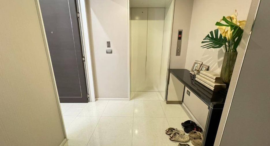 À louer 2 chambres condo à Sathon, Bangkok