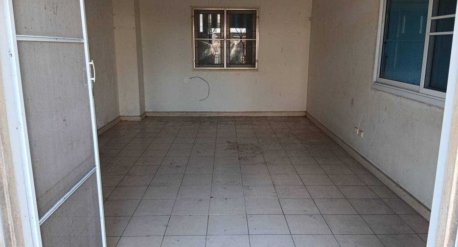 Haus zum Kauf mit 3 Zimmer in Thanyaburi, Pathum Thani