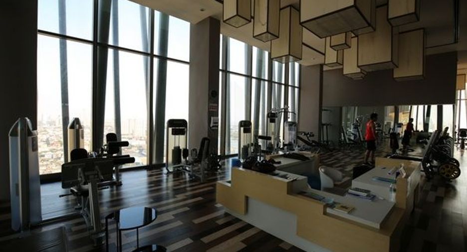 For sale 3 ベッドルーム condo in Yan Nawa, Bangkok