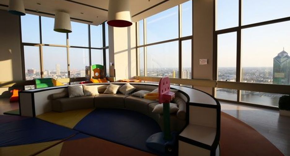For sale 3 ベッドルーム condo in Yan Nawa, Bangkok