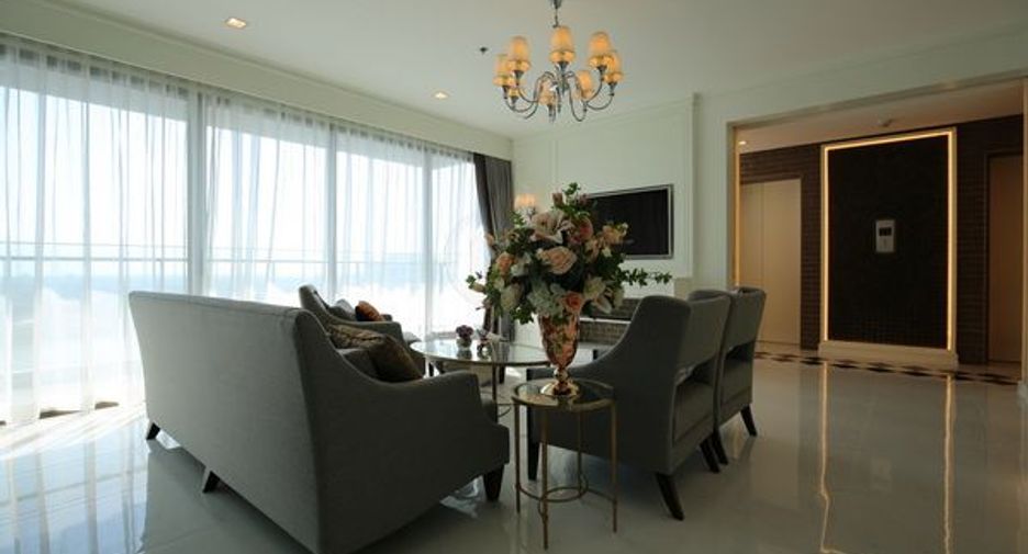 For sale 3 ベッドルーム condo in Yan Nawa, Bangkok