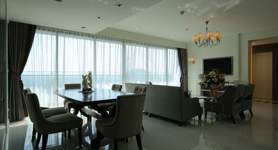 For sale 3 ベッドルーム condo in Yan Nawa, Bangkok
