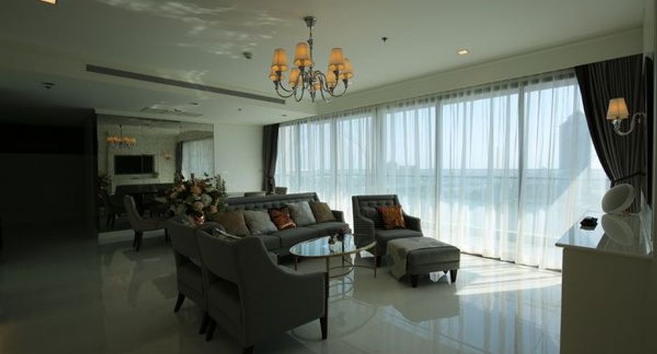 For sale 3 ベッドルーム condo in Yan Nawa, Bangkok
