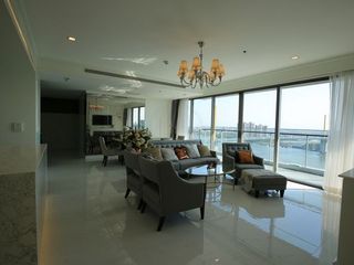 For sale 3 bedrooms condo in Yan Nawa, Bangkok