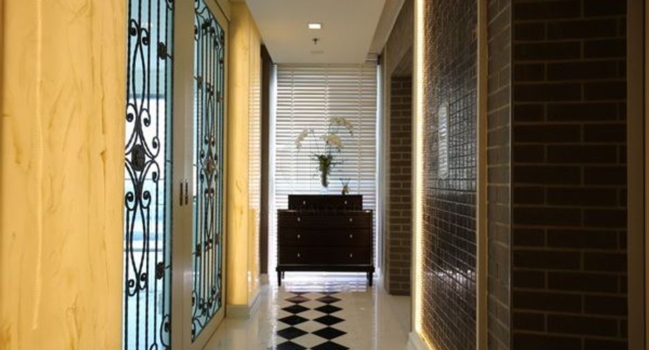 For sale 3 ベッドルーム condo in Yan Nawa, Bangkok