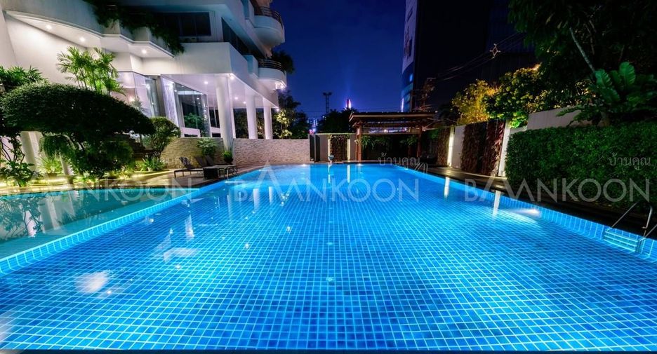 For rent 4 bedrooms apartment in Sathon, Bangkok