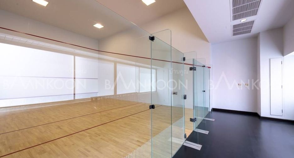 For rent 4 bedrooms apartment in Sathon, Bangkok