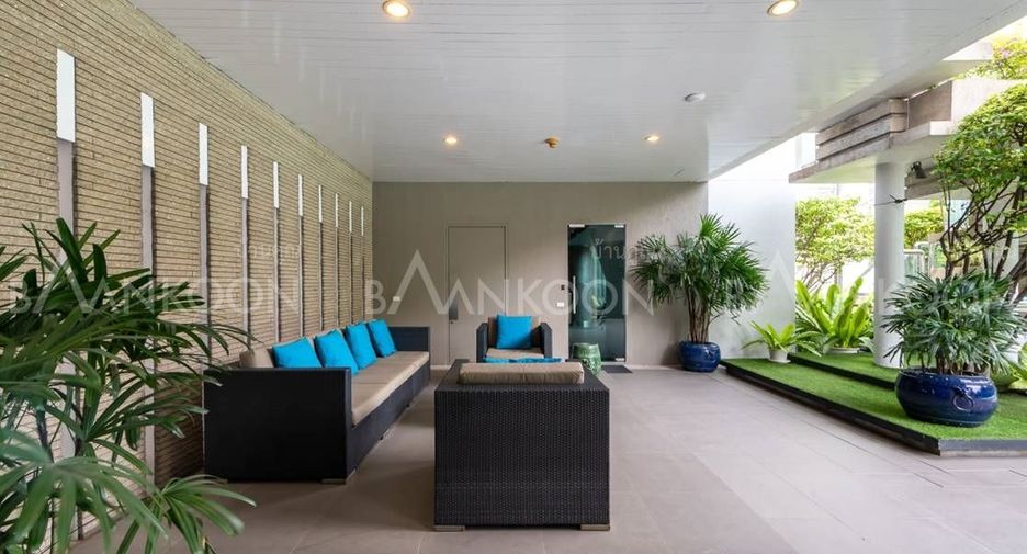For rent 4 bedrooms apartment in Sathon, Bangkok