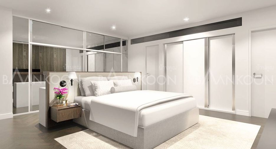 For rent 4 bedrooms apartment in Sathon, Bangkok