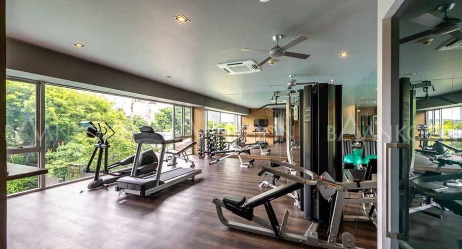 For rent 4 bedrooms apartment in Sathon, Bangkok