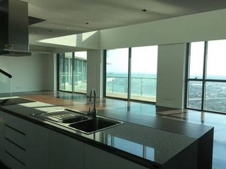 For rent and for sale 5 bedrooms condo in Yan Nawa, Bangkok