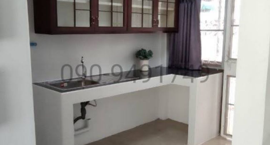For rent 3 bed condo in Don Mueang, Bangkok