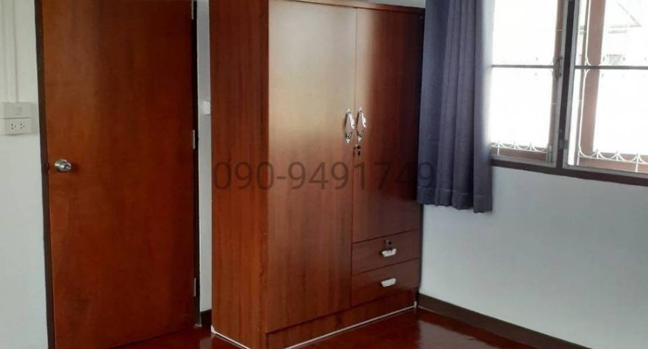 For rent 3 bed condo in Don Mueang, Bangkok