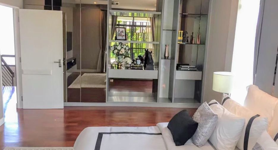 Haus zum Kauf mit 4 Zimmer in Pak Kret, Nonthaburi