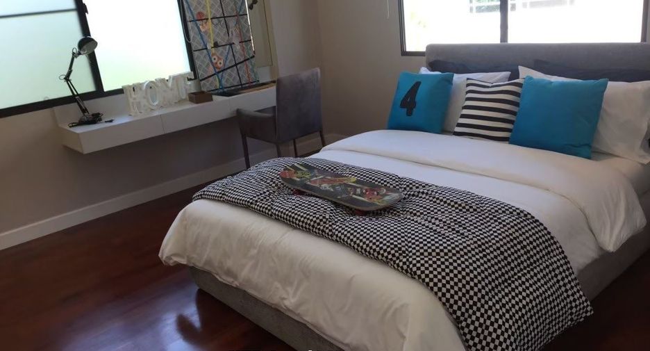 Haus zum Kauf mit 4 Zimmer in Pak Kret, Nonthaburi
