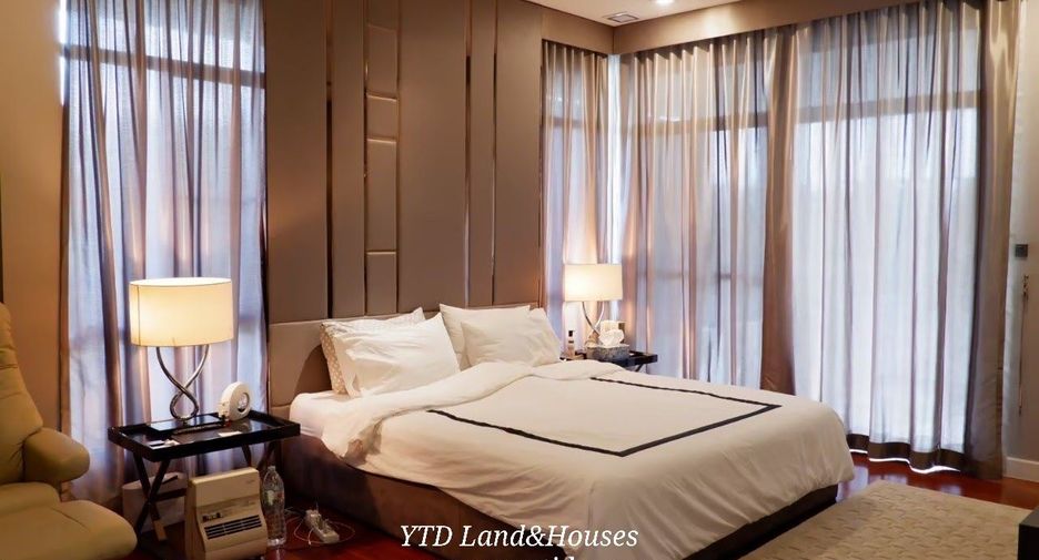 Haus zum Kauf mit 4 Zimmer in Pak Kret, Nonthaburi