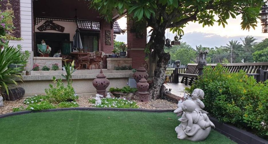 For sale 5 bed house in Bang Phli, Samut Prakan