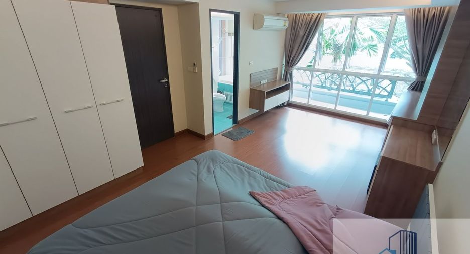 For sale 2 bed condo in Wang Thonglang, Bangkok