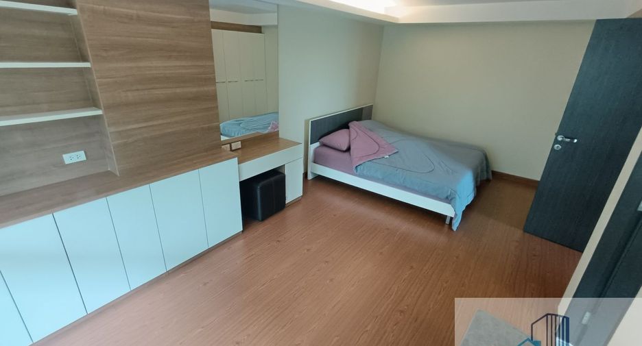 For sale 2 bedrooms condo in Wang Thonglang, Bangkok