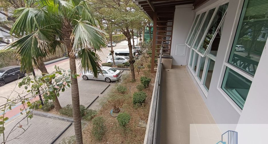 For sale 2 bedrooms condo in Wang Thonglang, Bangkok