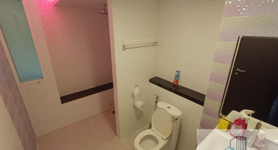 For sale 2 bedrooms condo in Wang Thonglang, Bangkok