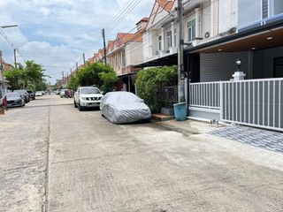 For sale 3 Beds townhouse in Lam Luk Ka, Pathum Thani
