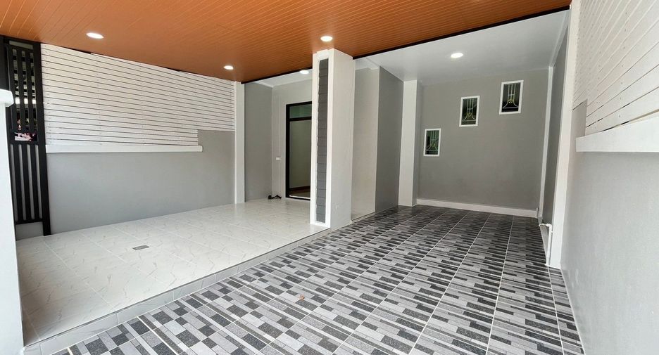 For sale 3 Beds townhouse in Lam Luk Ka, Pathum Thani