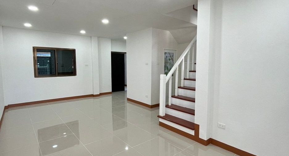 For sale 3 Beds townhouse in Lam Luk Ka, Pathum Thani