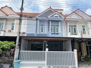 For sale 3 Beds townhouse in Lam Luk Ka, Pathum Thani