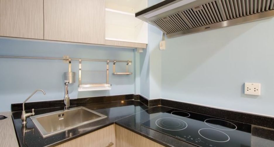 Condo en alquiler y en venta de 2 habitaciones en Si Racha, Chonburi