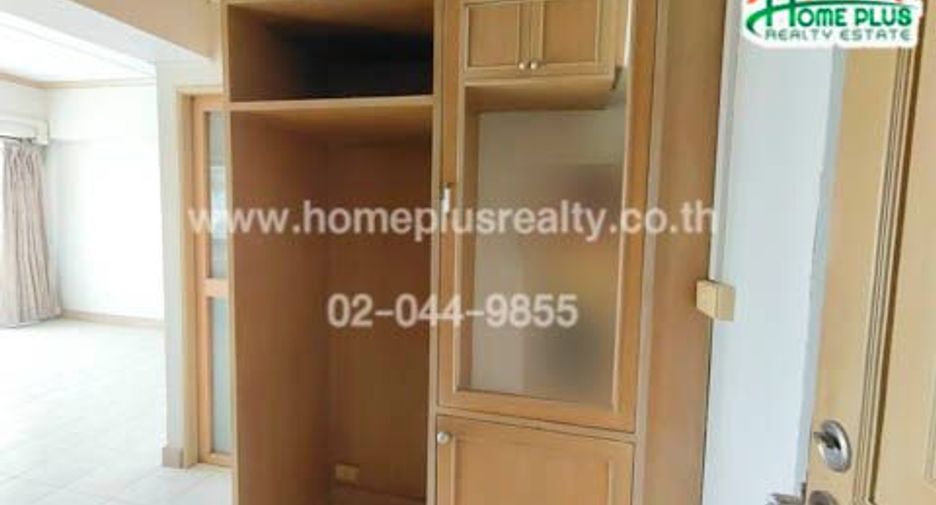 For sale 1 bed condo in Wang Thonglang, Bangkok