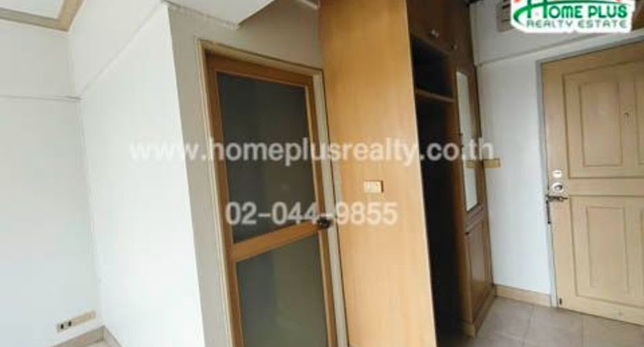 For sale 1 bed condo in Wang Thonglang, Bangkok