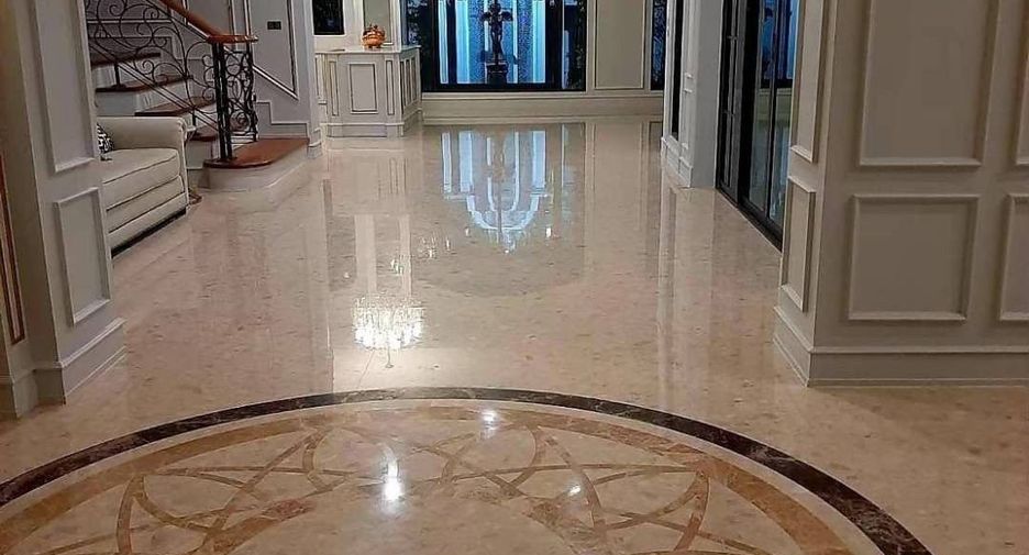 For sale 7 bedrooms house in Thawi Watthana, Bangkok