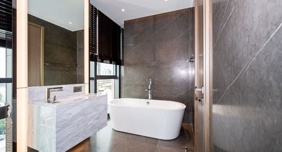 For rent 2 bedrooms condo in Watthana, Bangkok