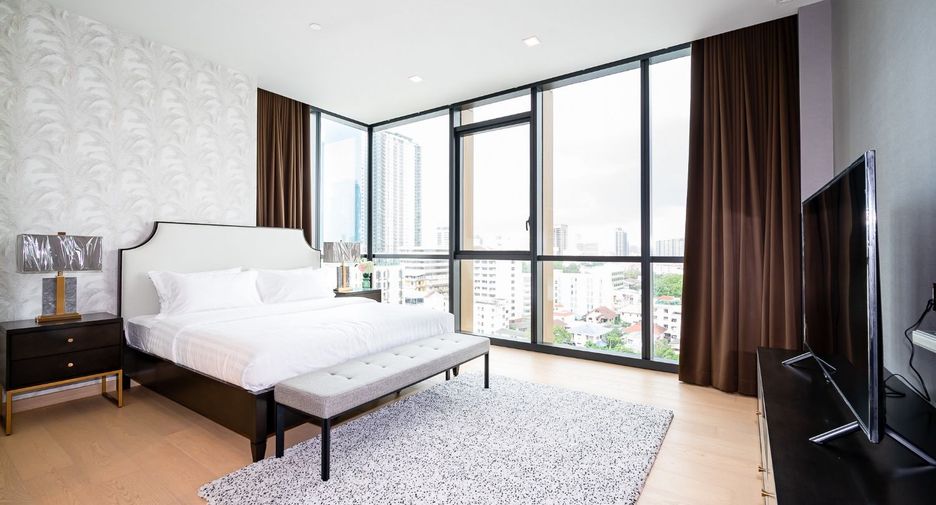 For rent 2 bedrooms condo in Watthana, Bangkok