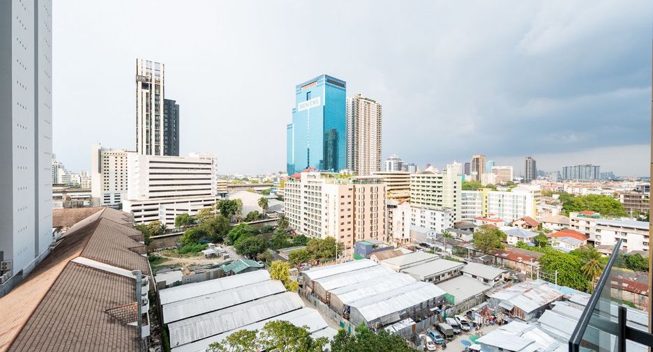 For rent 2 bedrooms condo in Watthana, Bangkok