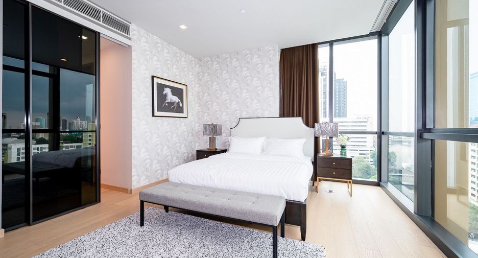 For rent 2 bedrooms condo in Watthana, Bangkok