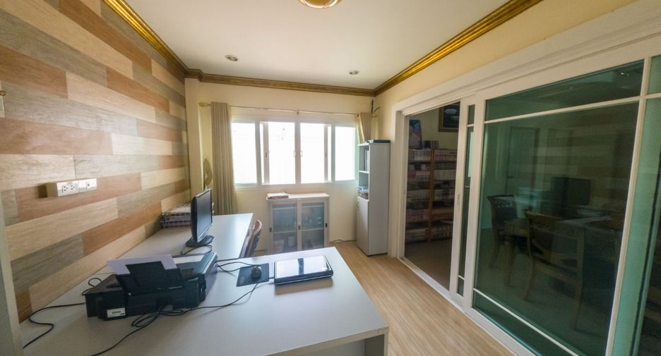 For sale 4 bed house in Mueang Chon Buri, Chonburi