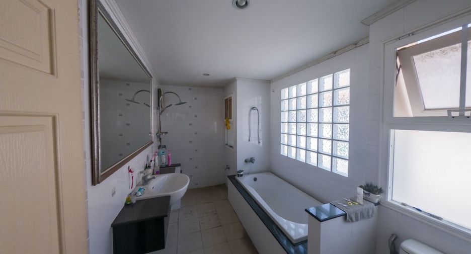 For sale 4 bed house in Mueang Chon Buri, Chonburi