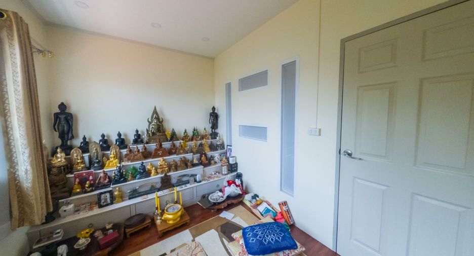 For sale 4 bed house in Mueang Chon Buri, Chonburi