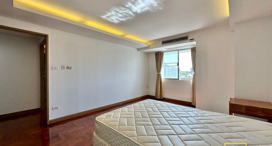 For rent 5 Beds apartment in Yan Nawa, Bangkok