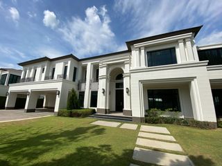 For sale 4 bedrooms house in Suan Luang, Bangkok