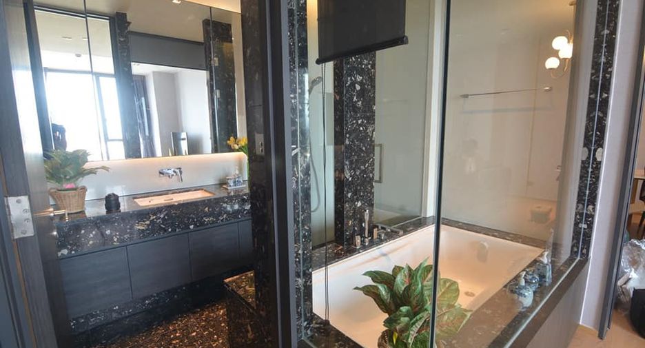 For rent 1 bed condo in Khlong Toei, Bangkok