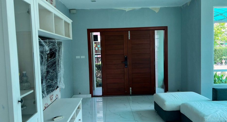 For sale 5 bedrooms house in Pluak Daeng, Rayong